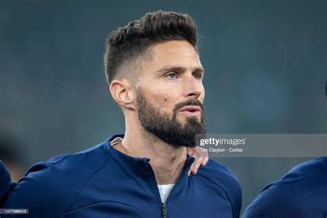  Olivier Giroud Sjunger Karaoke: Ett Uppträdande Fyllt Av Överraskningar Och Jubel