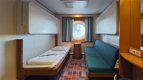 What is an Upper Pullman on a Cruise Ship? And Why Does It Feel Like a Cozy Time Capsule?